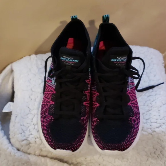 Sketcher shoes - Picture 1 of 5